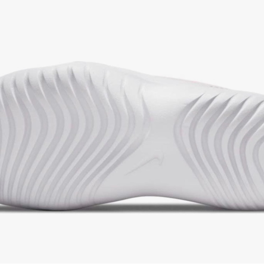 Brand New, Never Worn, Nike Flexrunner (GS) 6Y - Picture 4 of 6